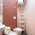 Guesthost - Flat-2 Min Walk The Cathedral! Apartment *