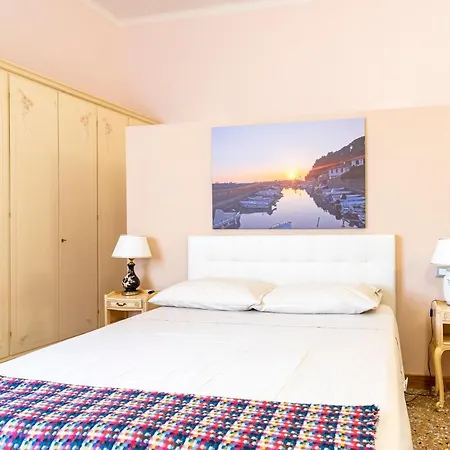 Guesthost - Flat-2 Min Walk The Cathedral! * Livorno