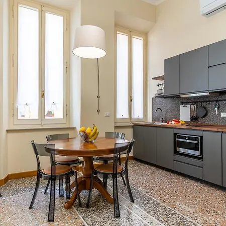 Apartment Guesthost - Flat-2 Min Walk The Cathedral! Livorno